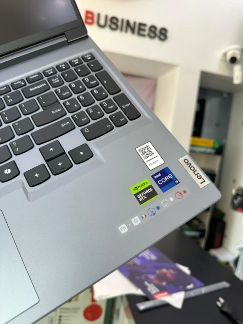 LENOVO LEGION 5 16IRX9 Intel Core i9-14900HX à 5.8 GHz RAM 32GB 1TB SSD 16 WQXGA 240Hz RTX 4060 8GB 