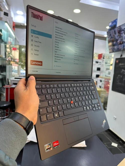 LENOVO THINKPAD E14 Gen 6 AMD Ryzen 5 7535U 2.9GHz Jusqu'à 4.55GHz  660M 16GB 512GB 14 WUXGA