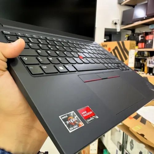 LENOVO THINKPAD E14 Gen 5 AMD Ryzen 5 7530U 16MB à 4.5GHz 16GB 256GB SSD 14 FULL HD WUXGA