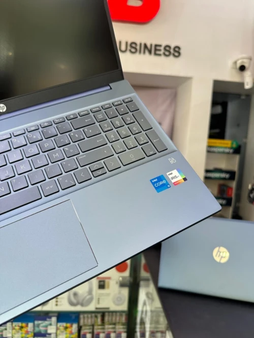 HP PAVILLION 15 Intel Core i5-1235U cache 12 Mo à 4,40 GHz, avec IPU RAM 16GB 512GB SSD 15.6 FULL HD