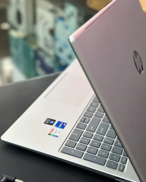 ASUS VIVOBOOK X415E Intel Core i5-1135G7 8 Mo de cache, à 4,20 GHz 8GB 256GB SSD 14  MX330 2GB