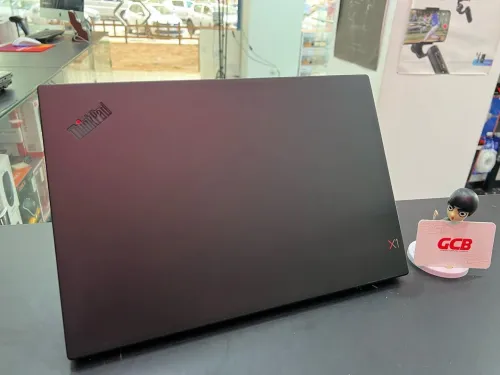 LENOVO THINKPAD X1 CARBON Gen7 Intel Core i7-8565U 8 Mo cache, à 4,60 GHz  16GB  256GB SSD 14" 