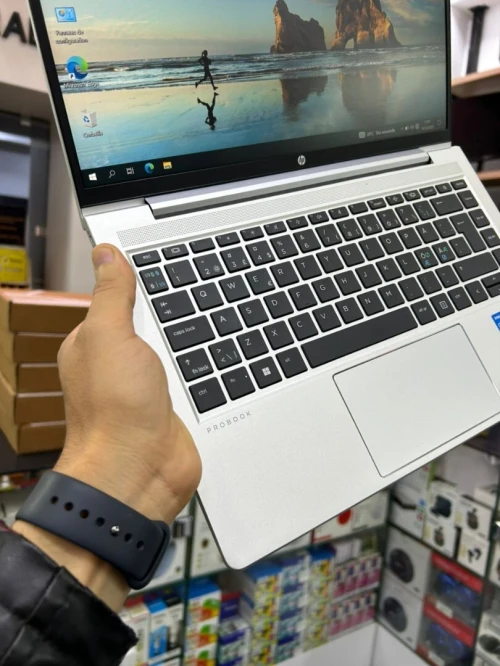 HP PROBOOK 440 G9 Processeur Intel Core i3-1215U RAM 8GB 128GB SSD 14" FHD Graphiques UHD Intel
