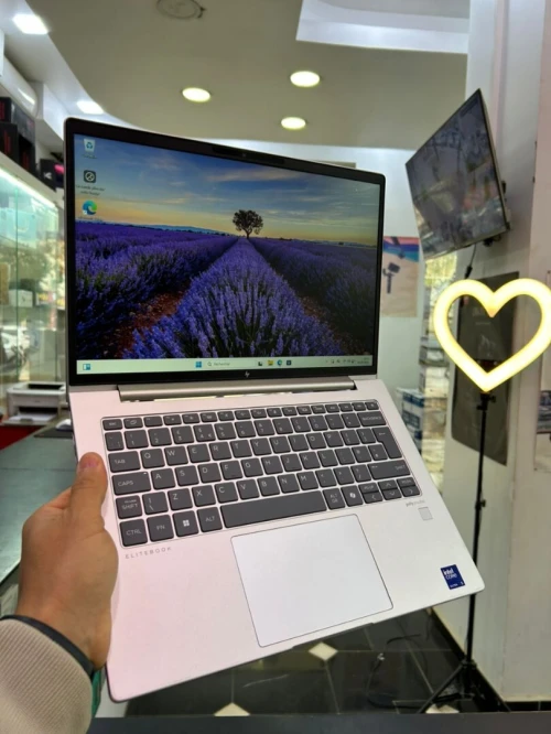 HP EliteBook 640 G11 Intel Core Ultra 5 125H 18 Mo de cache, à 4,50 GHz 16GB DDR5 STOCKAGE 512GB SSD 14 ,IPS, Intel Arc graphics