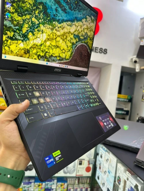 MSI CROSSHAIR 16 HX D14V Intel Core i7-14700HX 33MO 5.50 GHz 16GB DDR5 1TB SSD 16" 240HZ RTX 4060