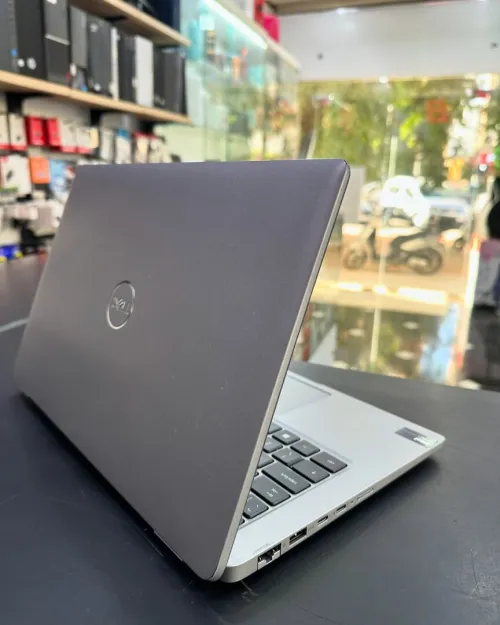 DELL LATITUDE 5450 Intel Core Ultra 7 155U 12 Mo de cache, à 4,80 GHz RAM 16GB 256GB SSD  14 FULL HD