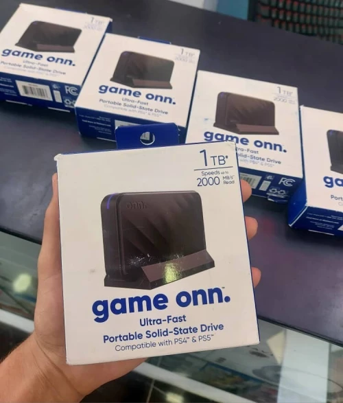 DISQUES SSD ONN ULTRA FAST PORTABLE SOLID-STATE DRIVE COMPATIBLE WITH PS4 PS5 UP To 2000MB/s