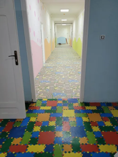 Décoration gerflex moquette gazon artificiel papier peint