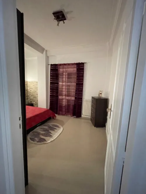 Chambre à coucher lit + matelas + armoire + 2 tables de nuits + commode avec tiroir 