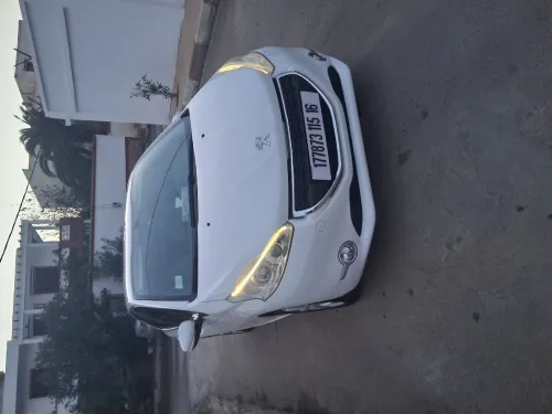 Peugeot 208 2015 Access Facelift
