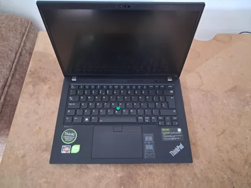 /  LENOVO THINKPAD T14 GEN 4 / Ryzen 7 Pro 7840U/ 32GB RAM 6400 Mbps / 256 GB espace NVMe / TACILLE/ 14 INCH  FHD Ne pas Utilisé