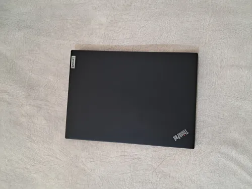 Lenovo Thinkpad T14s Gen4/ Ryzen 7 7840U / 32GB Ram 6400 Mb/s / TACTILLE 14" FHD / 256Gb SSD NVME