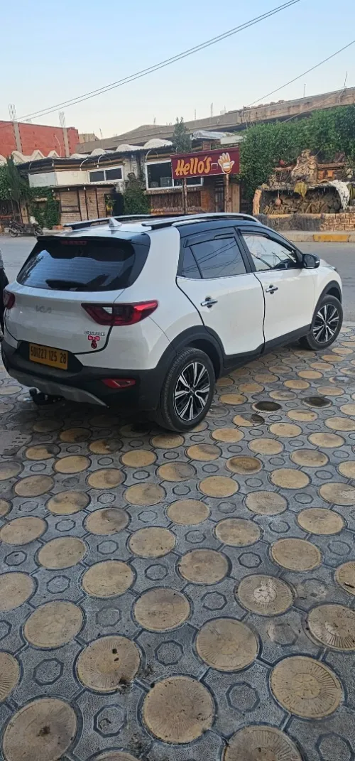 Kia Kx1 2025 Blanche Avec Toit Noir