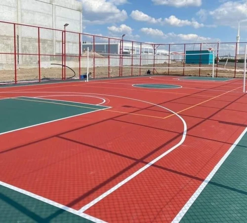 Tapis gomme, terrain de sport , salle de sport revêtements epdm , gomme gazon, 