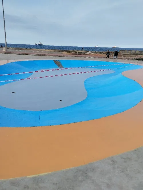 Air de jeux , revêtements Terrain de sport, gomme synthétique acrylique epdm, salle de sport 