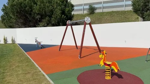 Air de jeux , revêtements Terrain de sport, gomme synthétique acrylique epdm, salle de sport 