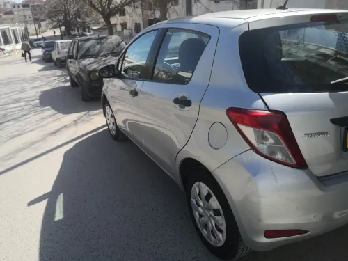 Toyota Yaris 2012 