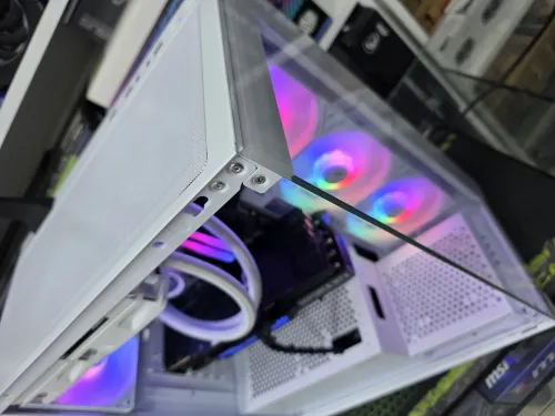 PC GAMER RYZEN 7 7800X3D RTX 3090 24GB