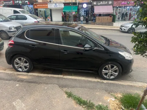 Peugeot 208 2015 Allure