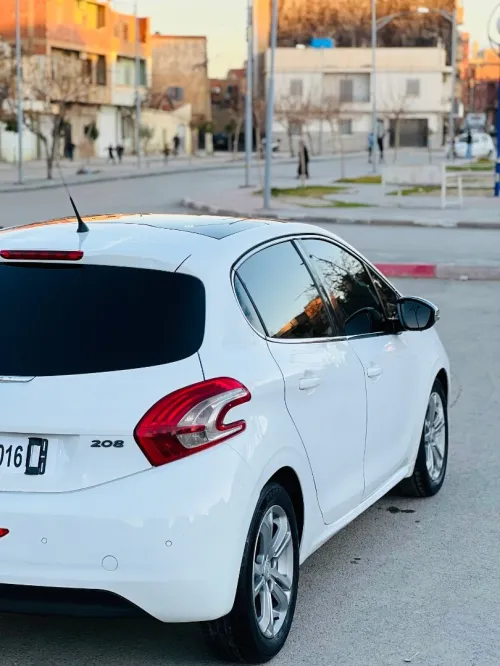 Peugeot 208 2015 Allure