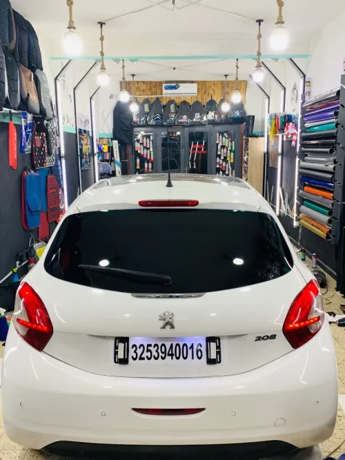 Peugeot 208 2015 Allure