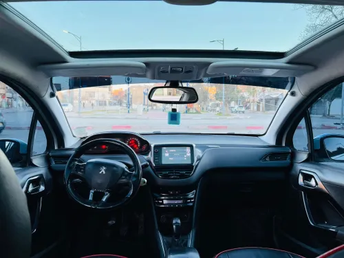 Peugeot 208 2015 Allure