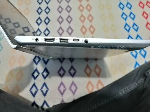 Asus vivobook, Ryzen 5 3500u Vega 8 8/ 256 GB