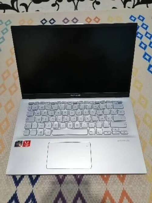 Asus vivobook, Ryzen 5 3500u Vega 8 8/ 256 GB