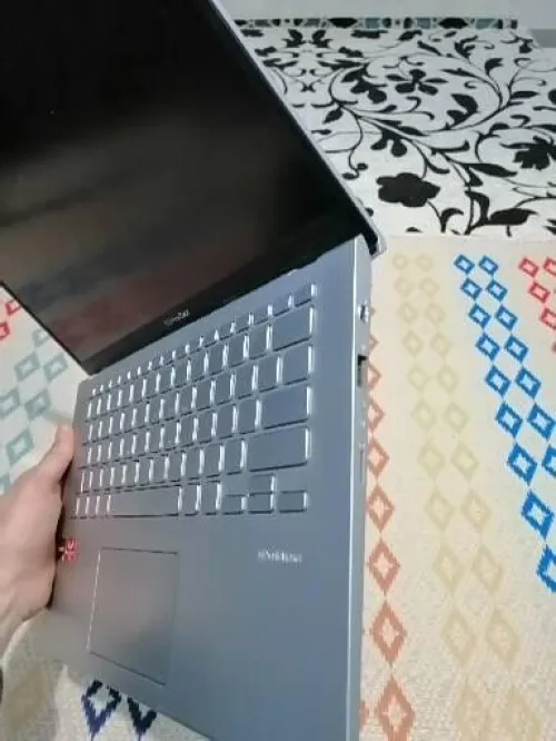 Asus vivobook, Ryzen 5 3500u Vega 8 8/ 256 GB