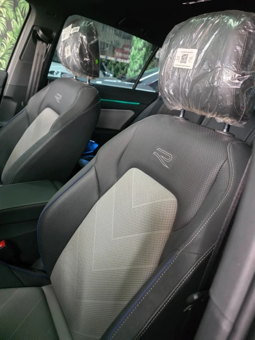 Volkswagen Golf 8 2025 R Black Edition 