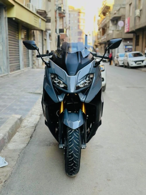 Yamaha Tmax 2022