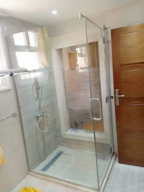 Cabine de douche et paroi sur mesure 