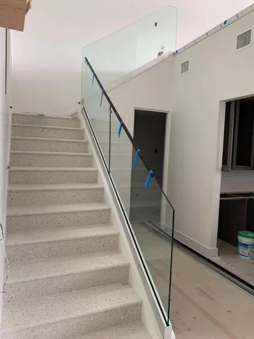 Cloison verre et aluminium 