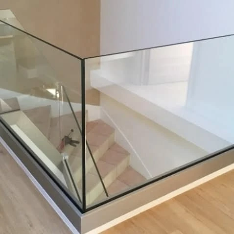 Cloison verre et aluminium 