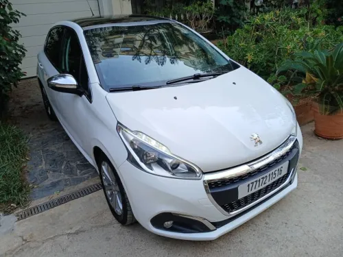 Peugeot 208 2015 Allure Facelift
