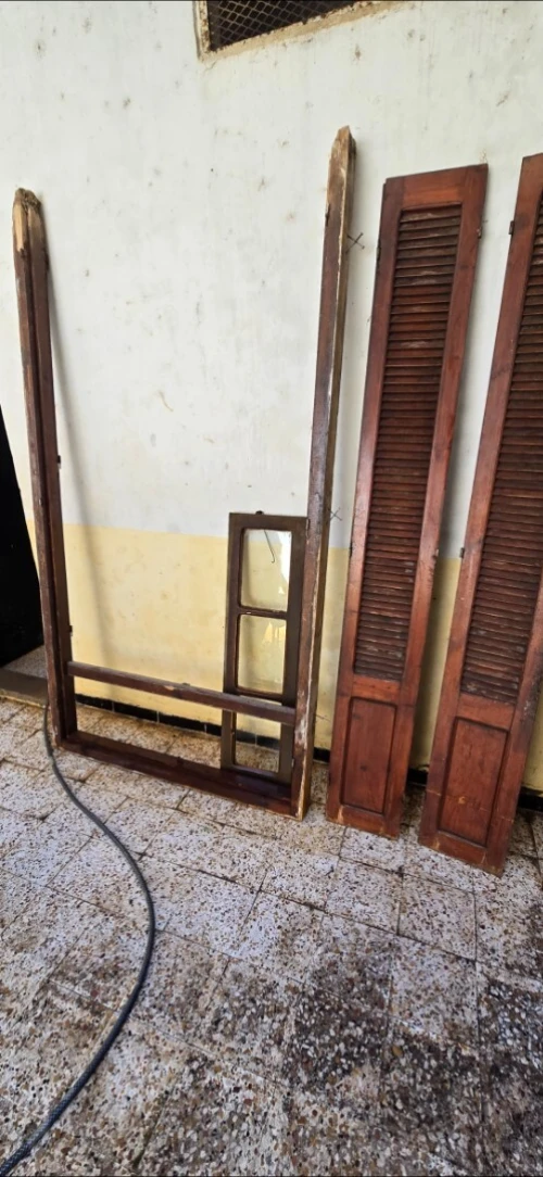Porte fenêtre plus fenêtre plus leur cadre 