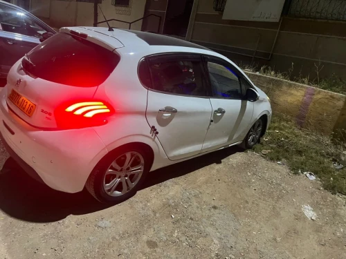 Peugeot 208 2013 Allure