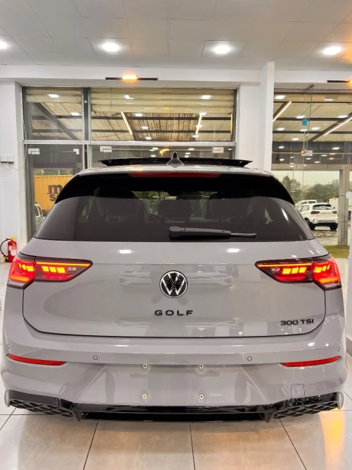 Volkswagen Golf 8 2025 R Black Edition 