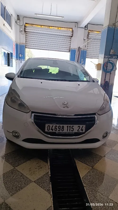 Peugeot 208 2015 Allure