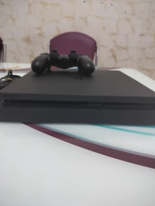 PS 4 slim