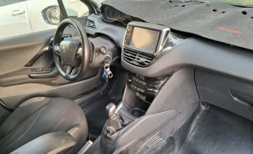 Peugeot 208 2014 