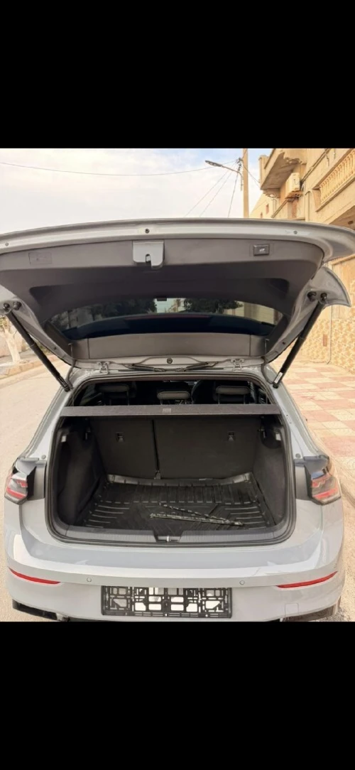 Volkswagen Golf 8 2025 R-Line