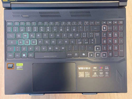 ACER NITRO ANV16S-41 AI RYZEN 7 260W 32G 1T SSD RTX 5060 8G 15.6' 144HZ WIN11