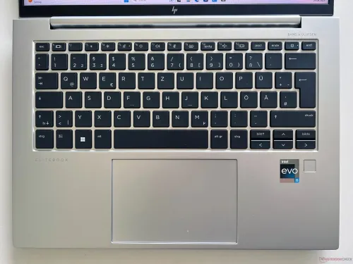 HP ELITEBOOK 1040 G10 I7-1370P/32G/512SSD/14"FHD IPS/WIN11