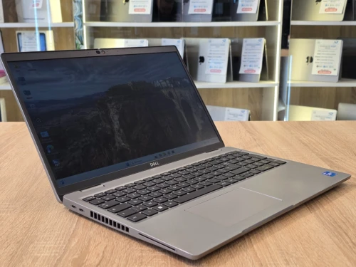 (VENDU) DELL LATITUDE 5520 I5-1145G7 16G 512G SSD 15.6'' FHD WIN11