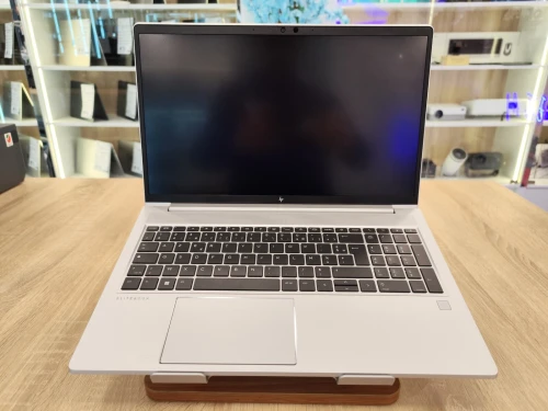 (VENDU) HP EliteBook 655 G10 Ryzen 7 PRO 7730U 16Go 256GB NVMe 15,6" FHD IPS
