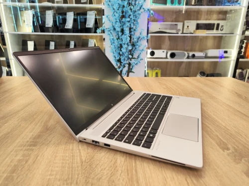 (VENDU) HP EliteBook 655 G10 Ryzen 7 PRO 7730U 16Go 256GB NVMe 15,6" FHD IPS