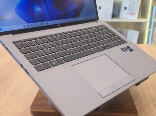 ( VENDU ) STATION HP ZBOOK FURY 16 G10 I9-13950HX 64G 2TB SSD RTX 3500 ADA 12G WIN11
