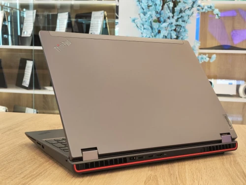 (VENDU) Station Lenovo ThinkPad P16 Gen2 i9-13980HX 64Go DDR5 RTX 4000 ADA 12GB 16" 4K IPS [VENDU]