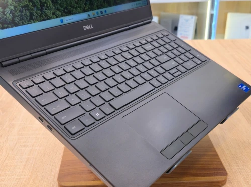 STATION DELL STATION PRECISION 7560 I7-11850H 64G 1To SSD RTX A4000 8G 15.6'' FHD